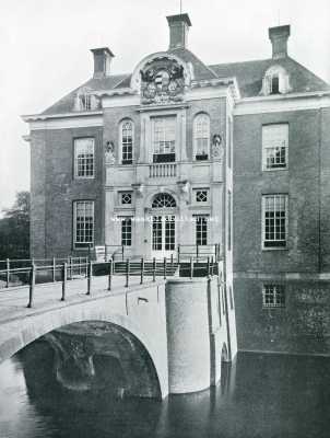 Gelderland, 1907, De Steeg, MIDDACHTEN. Voorgevel van het kasteel met brug