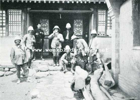 Onbekend, 1907, Onbekend, Peking-Parijs. De eerste maaltijd in Siberi. Nadat zij Mongoli verlaten hadden werden de deelnemers in Kiatka door den gouverneur dier plaats ontvangen