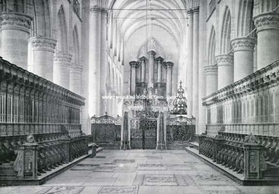 Zuid-Holland, 1907, Dordrecht, De Groote Kerk te Dordrecht. Interieur der Goote Kerk, gezien van af het hooge koor