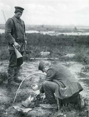 Onbekend, 1907, Onbekend, Valkenvangst. Onder het slagnet. Het uithalen van een gevangen valk