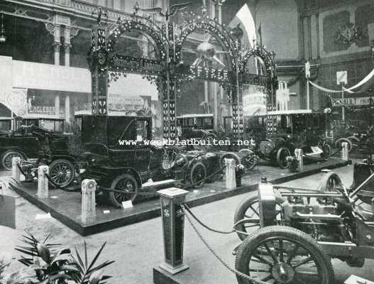 Noord-Holland, 1908, Amsterdam, De tentoonstelling van automobielen, motorrijwielen en motorbooten van 17-26 Januari in het Paleis voor Volksvlijt. Stand van de Industrieele Maatschappij 