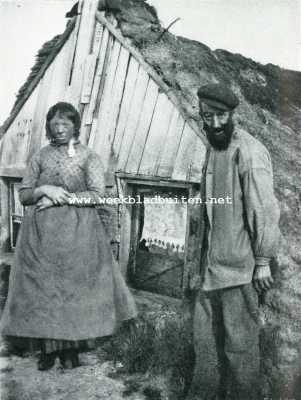 Friesland, 1908, Onbekend, Van de arme Friesche heide. Het pas gehuwde paar voor hunnen woning