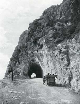 Onbekend, 1908, Onbekend, Auto-tocht Genua-Amsterdam.  Een van de vele tunnels langs de Riviera