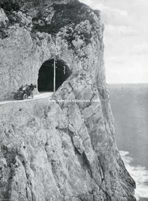 Itali, 1908, Noli, Auto-tocht Genua-Amsterdam. De tunnel bij Noli uitrijdend