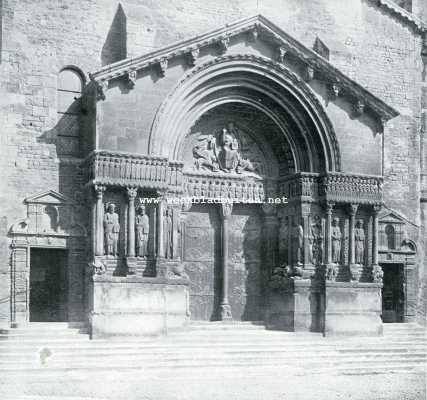 Frankrijk, 1908, Arles, Auto-tocht Genua-Amsterdam. Arles. Ingang der Cathdrale St. Trophime, gesticht in het jaar 606