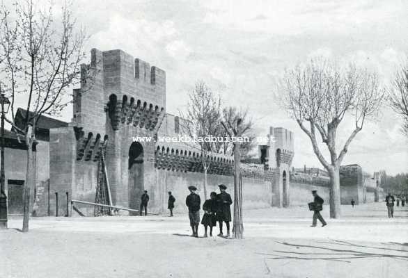 Frankrijk, 1908, Avignon, Auto-tocht Genua-Amsterdam. Avignon. Middeleeuwsche wallen om de stad