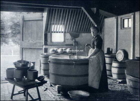 Nederland, 1909, Onbekend, Hoe men Edammer kaas maakt. Kijkje in een 