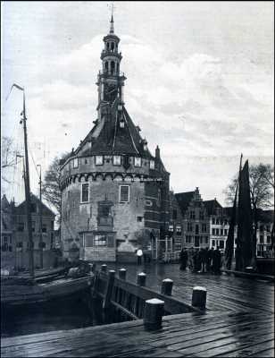 Noord-Holland, 1909, Hoorn, West-Friesland's oude hoofdstad. De Hoofdtoren te Hoorn