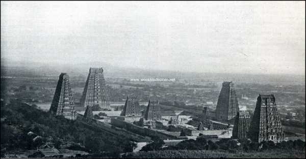 India, 1909, Tiruchirappalli, De Groote Tempel van Sri Rangam. De grootste tempel van Engelsch Indi, die van Sri Rangam bij Trichinopoly