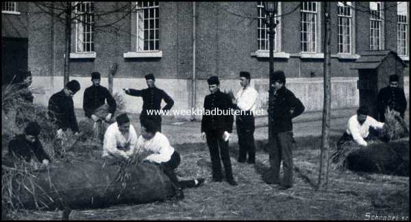 Nederland, 1909, Onbekend, Varen met drijfzakken. Het vullen van de drijfzakken