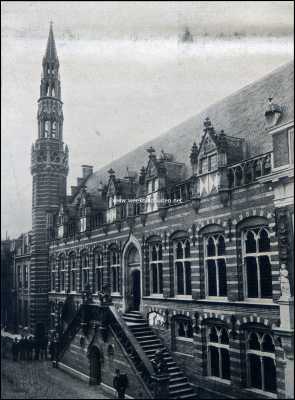 Noord-Holland, 1909, Alkmaar, Kennemerlands oude hoofdstad. Het Stadhuis te Alkmaar