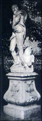 Iets over stadstuinen. Antieke marmeren beelden in den tuin van Heerengracht 458 - 4