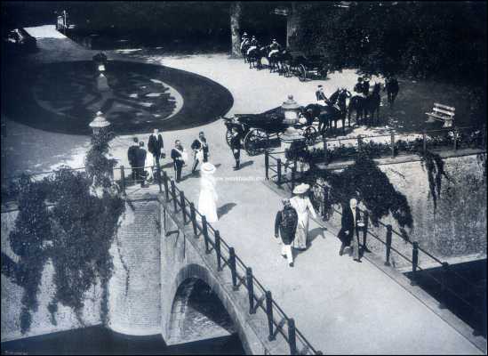 Gelderland, 1909, De Steeg, De Keizer met Graaf Bentinck opwandelend naar het Kasteel