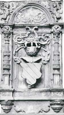 Groningen, 1909, Wedde, De Wedderburcht. Het wapen van Georg Schenck van Toutenburg (16e eeuw) hetwelk zich in den toren naast de deur bevindt