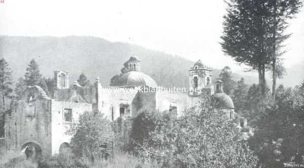 Mexico, 1910, Onbekend, Al verder zuid. Oude verlaten kloosters