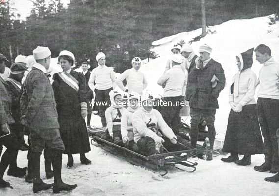 Zwitserland, 1910, Davos, Over Bobslee-toeren te Davos. De start op de baan van de Klosterhof te Grnli-Bdli