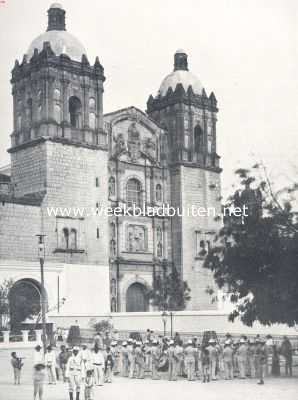 Mexico, 1910, Onbekend, Mexico. Soldatenmuziek voor een kerk