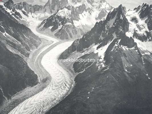 Onbekend, 1910, Onbekend, De luchtschipper Spelterini. Rechts de Aiguilles de Chermoz, geheel bovenaan de gletscher Leschaux, rechts de Chermoz met den gletscher Nantillous