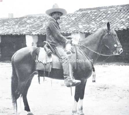 Mexico, 1910, Onbekend, Soldeniers. Een Rurale (Marechausse)