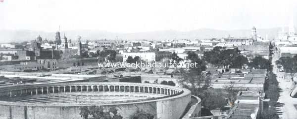 Mexico, 1910, Guadalajara, Guadalajara. Guadalajara met de Plaza de Toros
