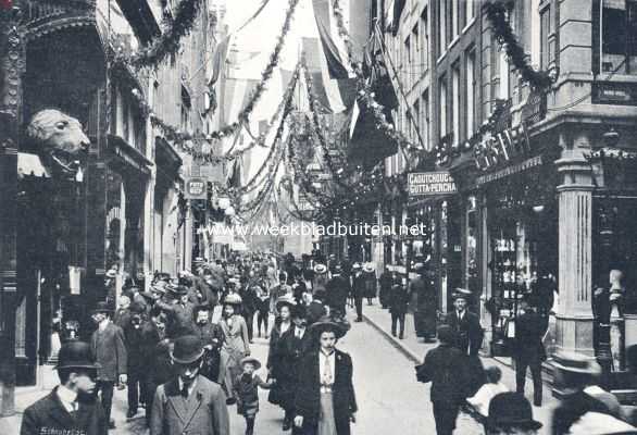 Noord-Holland, 1910, Amsterdam, Het koninklijk bezoek aan Amsterdam. De Kalverstraat in feesttooi