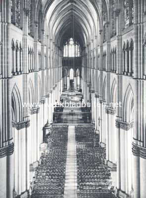 Frankrijk, 1910, Reims, Interieur van de kathedraal te Reims