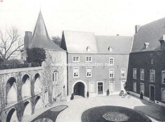 Limburg, 1910, Horn, Het kasteel Horn (L.). Binnenplaats met poort