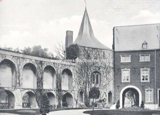 Limburg, 1910, Horn, Het kasteel Horn. Binnenplaats met poortgebouw