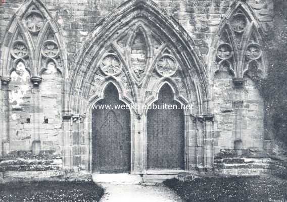 Oud-Engeland. Tintern Abbey. (Groote deur westfront)