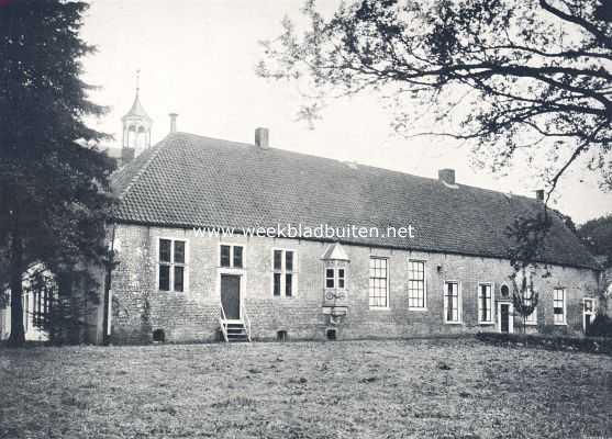 Groningen, 1910, Ter Apel, Het oude klooster te Ter Apel. (Noordzijde)