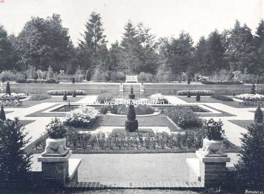 Utrecht, 1910, Lage Vuursche, Een belangrijk werk van tuinkunst VI. Verdiepte bloementuin. (Breedte as)