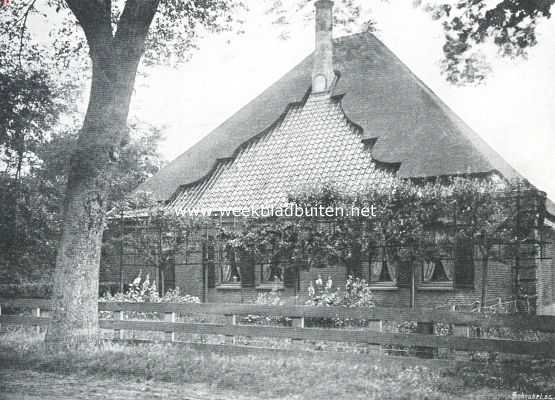 Noord-Holland, 1910, Onbekend, De Westfriesche boerderij. Westfriesche boerderij met uitgedekt rieten dak
