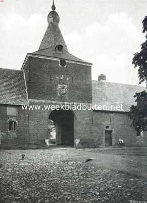 Limburg, 1911, Arcen, Het kasteel Arcen. Binnenplaats met toren