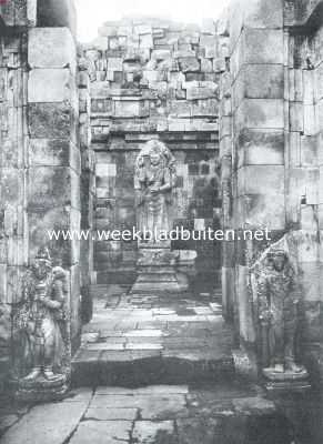 Indonesi, 1911, Parambanan, Van Java's tempelschoonheden. De tempel-runen van Parambanan. Sjiwa als Kala. In onherkenbaren verschijningsvorm en Mahdewa (de Groote God)