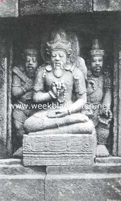 Van Java's tempelschoonheden. De tempel-runen van Parambanan. Fragment van de vierde beeldenreeks, aan den Wishnoe-bouwval Sjiwa als goeroe, leeraar of askeet