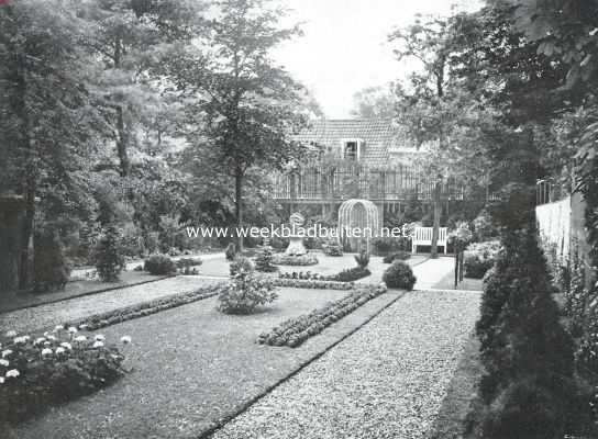Friesland, 1911, Leeuwarden, Het Oud-Prinsesse-Hof te Leeuwarden, de tuin