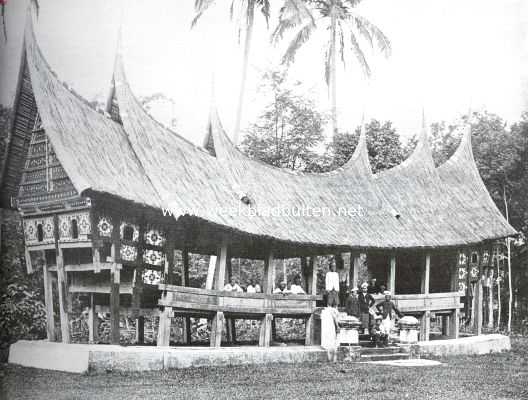 Indonesi, 1911, Batipuh, Van Sumatra's Westkust. Een Rapatzaal in Batipoeh