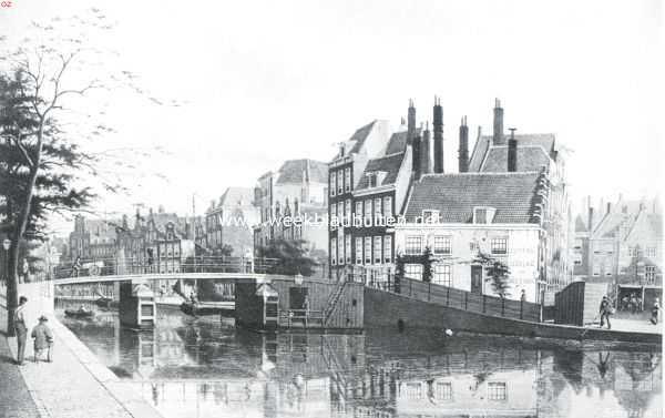 Noord-Holland, 1911, Amsterdam, De Nieuwezijds Voorburgwal. De N.Z. Voorburgwal met Nieuwezijdskolk. Naar eene gekleurde teekening van Rieke. (Stedelijk Archief)