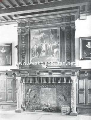 Noord-Holland, 1911, Muiden, Het Muiderslot. De schoorsteen in de ridderzaal