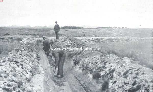 Drenthe, 1911, Uffelte, Een afwateringssloot in de ontginning 