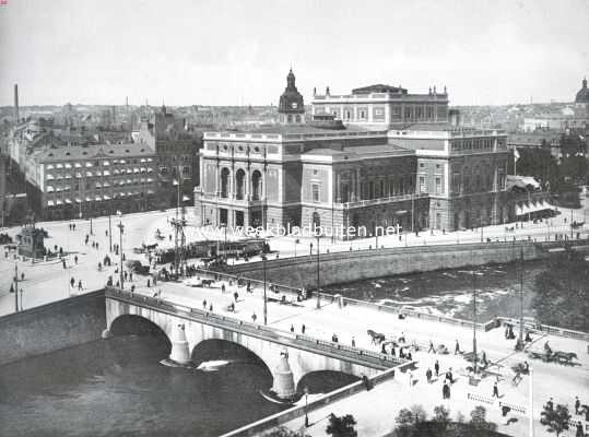 Zweden, 1911, Stockholm, Stockholm. De Norrbro met het Koninklijke Theater