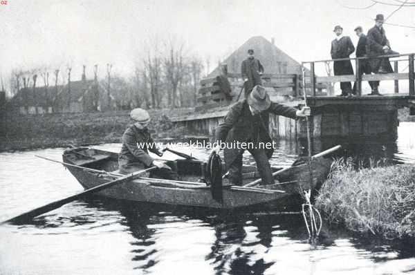 Noord-Holland, 1911, Onbekend, Visschen met de fuik. Het uitzetten van den vleugel der fuik
