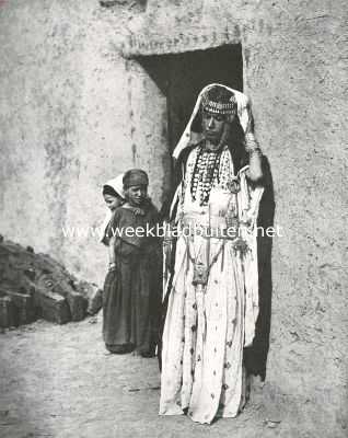 Onbekend, 1912, Onbekend, Van Afrika's Noordkust. Oulad Nayl met jongere zusjes