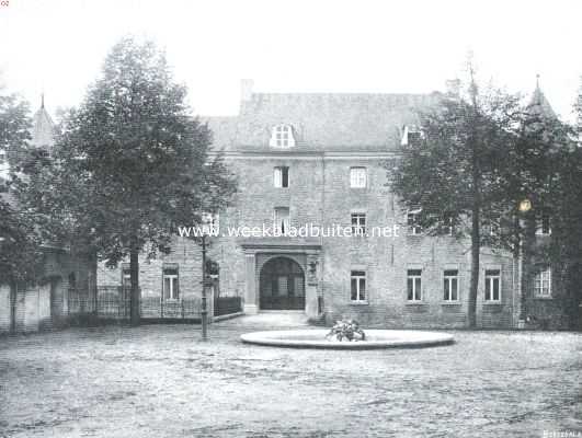 Limburg, 1912, Tegelen, De Holtmeulen of Holtmhle bij Tegelen (L.) en het dorp. Hoofdingang