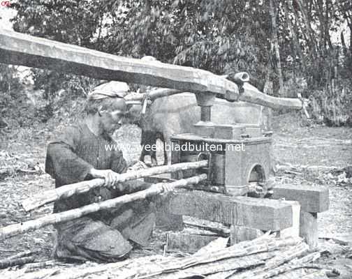 Fabricatie van rietsuiker op Java. Een inlandsche ijzeren suikermolen