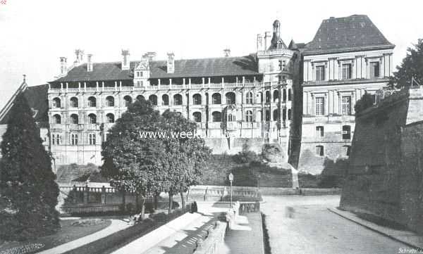 Frankrijk, 1912, Blois, De kasteelen langs de Loire. Het Kasteel van Blois. Gezicht op de buitenzijde van den vleugel van Franois I. rechts het gedeelte, dat Gaston d'Orlans liet neerhalen en weder deed opbouwen door Mansard