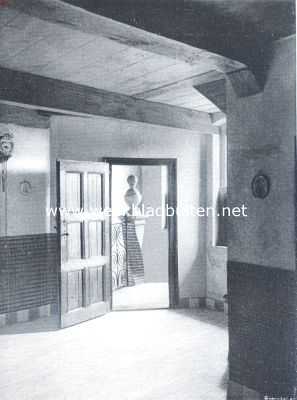 Friesland, 1912, Marsum, Heringa-State en het Popta-Gasthuis te Marsum bij Leeuwarden. Heringa-State. De toegang tot de zolderverdieping