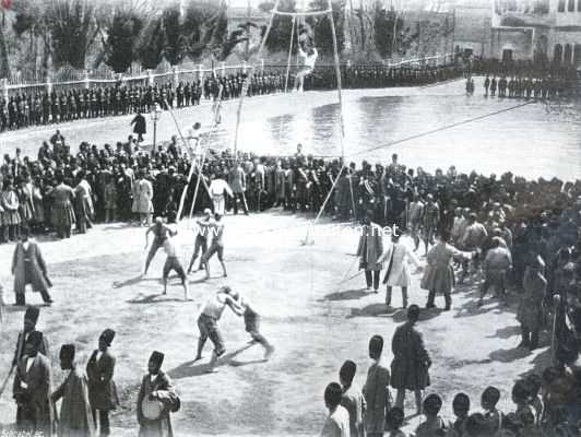 Iran, 1912, Onbekend, Perzisch worstelaars en acrobaten