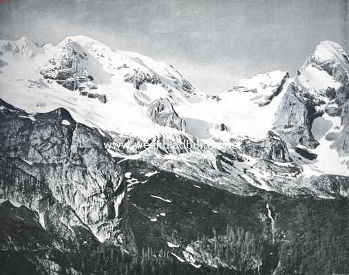 Itali, 1913, Onbekend, De Marmolata (3344 M.) links, de Vernel (3205 M.) rechts. Daartusschen de Marmolatascharte
