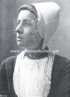 Zeeland, 1913, Onbekend, De sieraden bij de kleederdrachten in de verschillende provincies. Meisje in Walchersche kleederdracht
